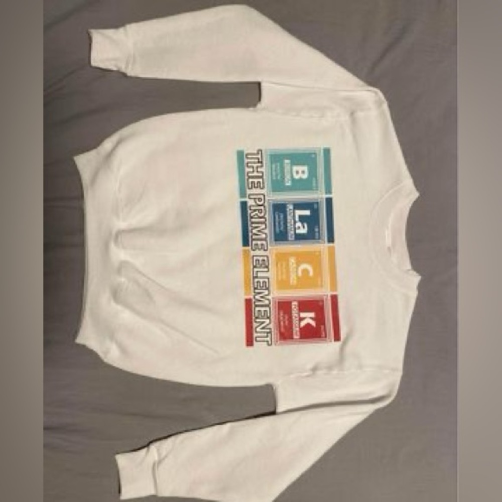 YOUTH SIZES 
2 element sweaters size 6-8
1 give thanks sweater size 10-12